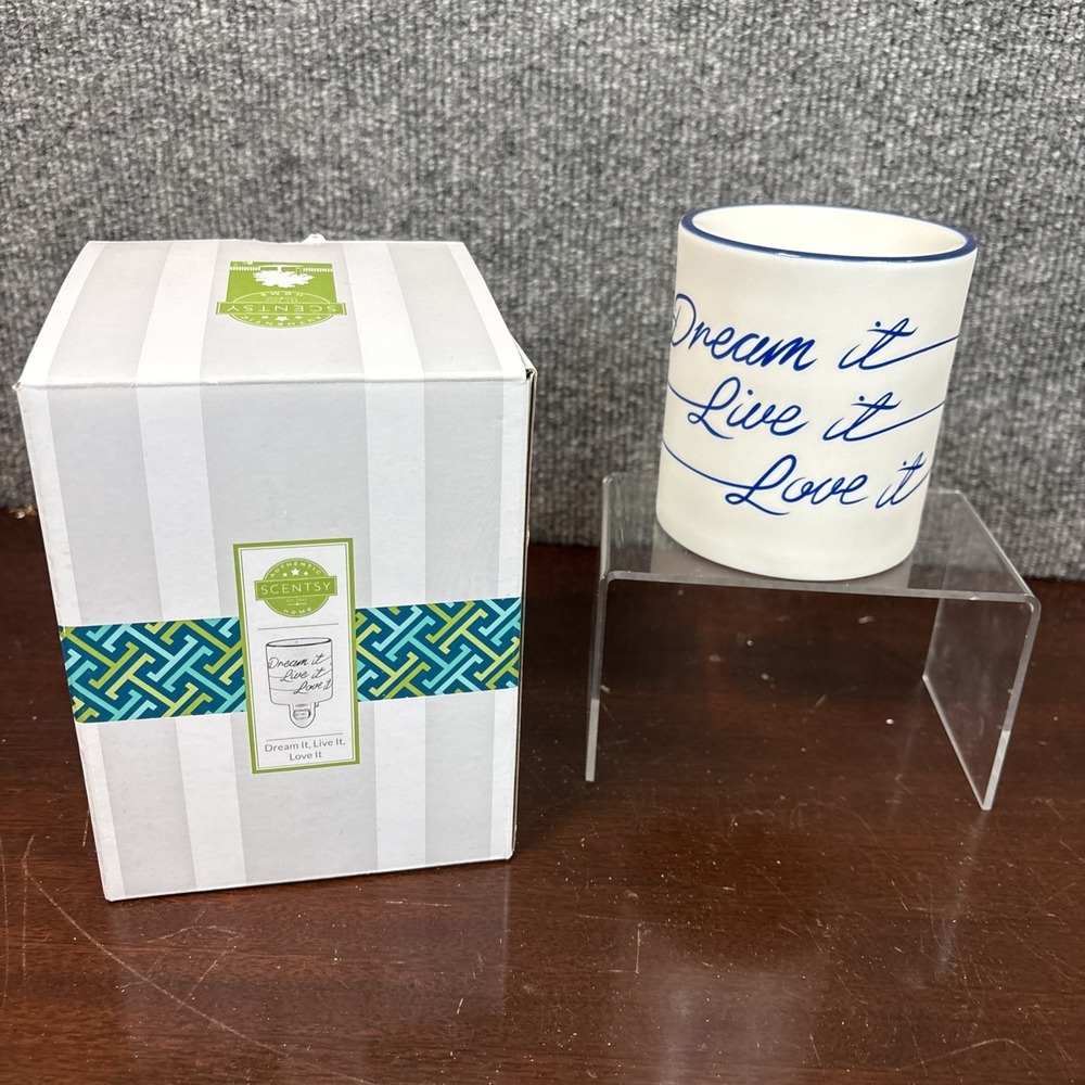 Scentsy DREAM IT, LIVE IT, LOVE IT Wall Plug-In Wax Warmer Nightlight  NIB‎